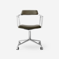 Krzesło VIPP 452 Swivel Chair w/castors różne warianty cena od: 