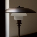 Lampa stołowa PH 3/2 Aged mosiężna opalowa LOUIS POULSEN 