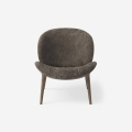 Fotel Lodge Lounge Chair/Low Back - Vipp469 Curly Umber