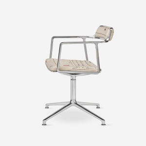 Krzesło VIPP452 Swivel Chair | Montafon House
