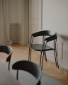 Fotel Missing Armchair New Works różne warianty 