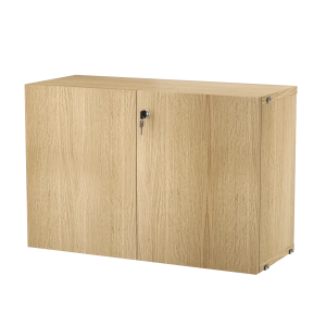 Szafka z zamkiem String Furniture dąb