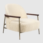 Fotel Sejour Antique brass / american walnut oiled Gubi
