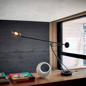 Lampa stołowa AARO DCW