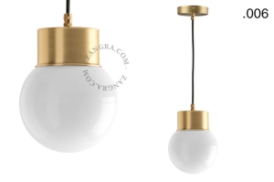 Mosiężna lampa wisząca ze szklanym kloszem 006 Zangra