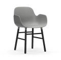 Krzesło Form Z Podłokietnikami Czarna Podstawa różne kolory Normann Copenhagen 