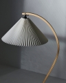 Lampa podłogowa Timberline GUBI