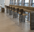 FRITZ HANSEN krzesło barowe SERIES 7 64cm barwiony fornir tapicerowany front różne warianty