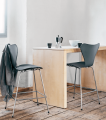 FRITZ HANSEN krzesło barowe SERIES 7 64cm fornir lakierowany biały