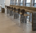 FRITZ HANSEN krzesło barowe SERIES 7 64cm fornir lakierowany błękit zmierzchu
