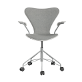 FRITZ HANSEN krzesło obrotowe z podłokietnikami SERIES 7 lakierowany fornir tapicerowany front