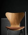 FRITZ HANSEN krzesło SERIES 7 fornir naturalny różne warianty bardzo ciemny dąb