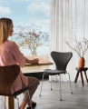 FRITZ HANSEN krzesło SERIES 7 lakierowany fornir tapicerowany front różne warianty