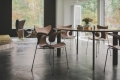 FRITZ HANSEN krzesło z podłokietnikami LILY