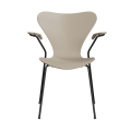 FRITZ HANSEN krzesło z podłokietnikami SERIES 7 fornir barwiony różne warianty jasny beż