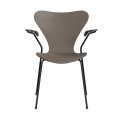 FRITZ HANSEN krzesło z podłokietnikami SERIES 7 fornir lakierowany różne warianty gliniany brąz