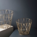 Kosz druciany WIRE ferm Living Brass  L ostatnie sztuki!